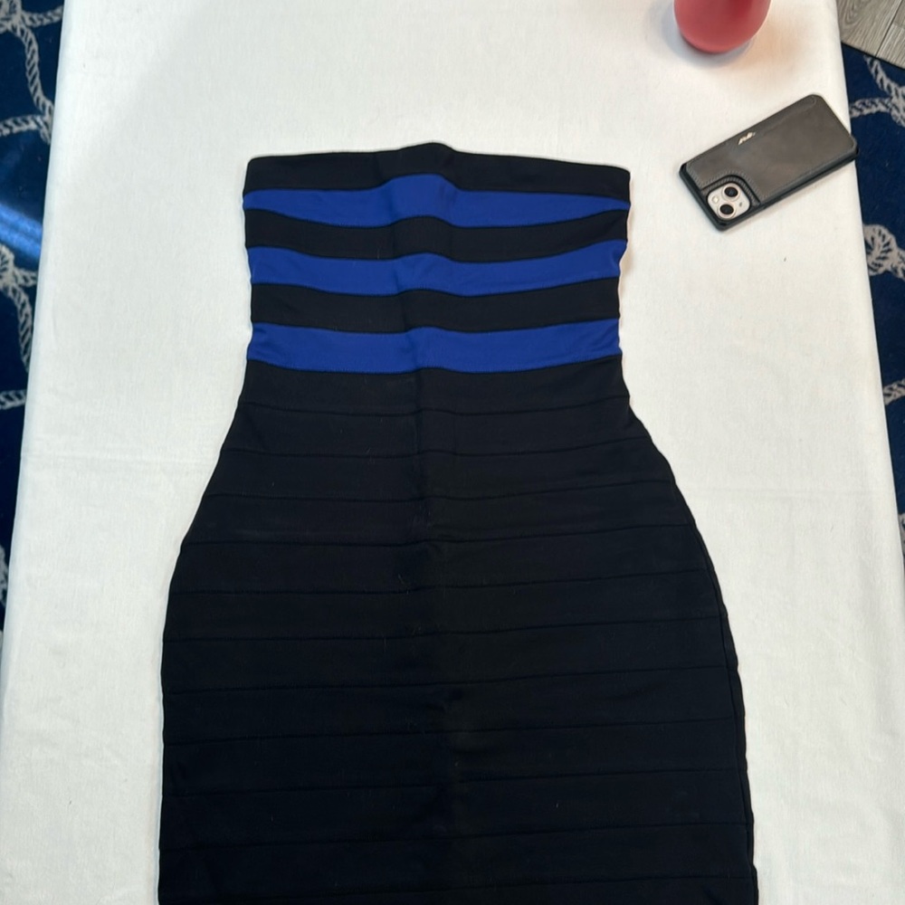 Blank and blue mini dress size small express
